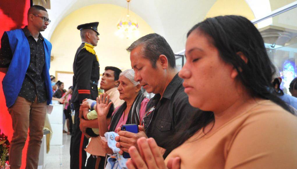 Hondureños conmemoran 277 años de la Virgen de Suyapa