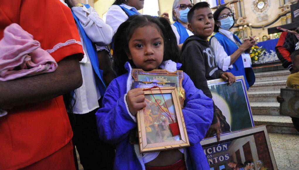 El día de la patrona de Honduras se conmemora el 3 de febrero, pero los feligreses católicos, tanto hondureños como extranjeros, comienzan su peregrinaje a Tegucigalpa desde una semana antes, por la masiva afluencia de personas con ocasión de la fiesta religiosa.