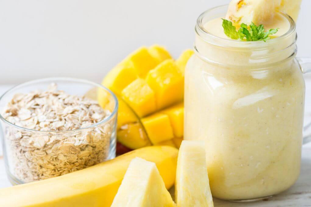 Licuado de mango y piña