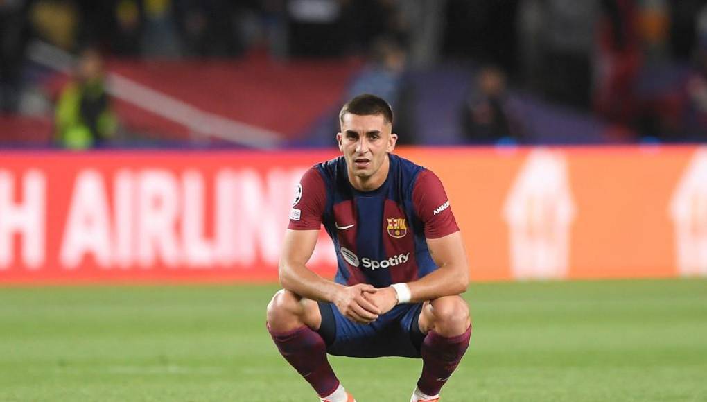 Tristeza en la plantilla del FC Barcelona tras la eliminación en cuartos de final de la Champions League.