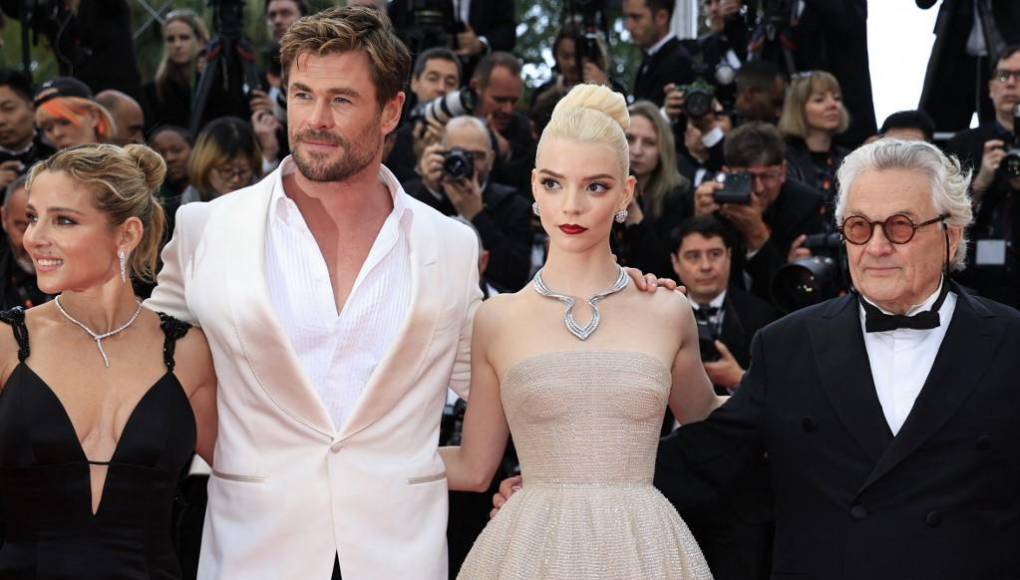 Chris Hemsworth y Anya Taylor-Joy, protagonistas de ‘Furiosa’, la quinta entrega de la saga ‘Mad Max’, arrasaron este miércoles en la alfombra roja del Festival de Cannes, donde la película se presenta fuera de competición,.