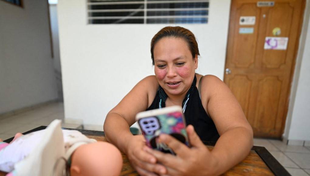  Aunque cada quien tiene su historia, casi todas estas mujeres son pobres, con poca educación y de zonas rurales, donde los servicios de salud son precarios, explicó Arturo Castellanos, trabajador social de la Agrupación Ciudadana.