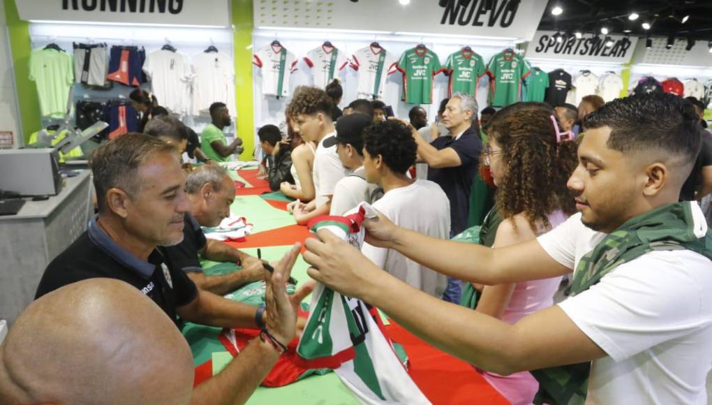 “Esta etapa es difícil y los equipos pugnan por estar en la final. Nosotros nos estamos preparando para lograr ese paso”, agregó.