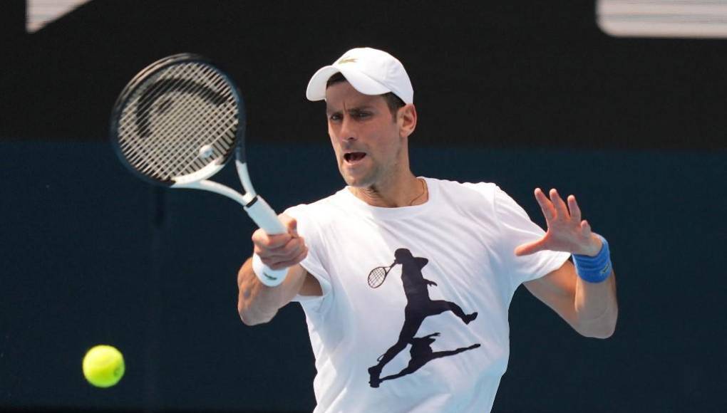 Djokovic puede ser expulsado de Australia por posible mentira