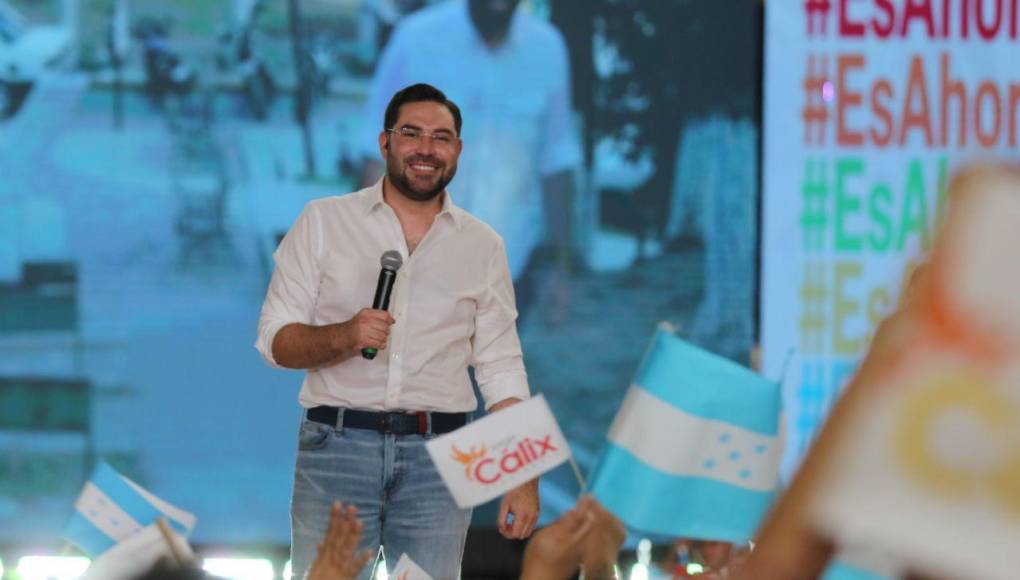”Mel lo sabe y Jorge Cálix es la clave, este partido es para los fuertes, para los que tienen sueños y para los que tienen la esperanza de que el cambio llegará a Honduras”, reiteró Jorge Cálix 