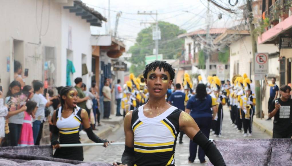 Con vistosas carrozas, Copán Ruinas da inicio a la Semana Santa