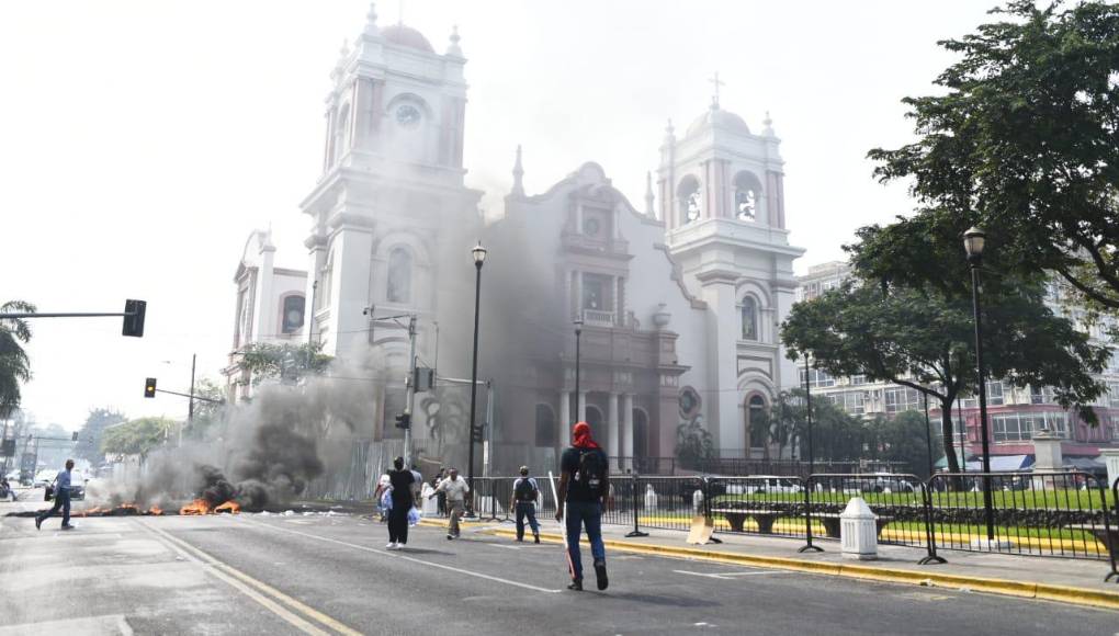 El aire de San Pedro Sula está en niveles peligrosos y las autoridades de Copeco mantienen a todos los municipios de Cortés en alerta roja.