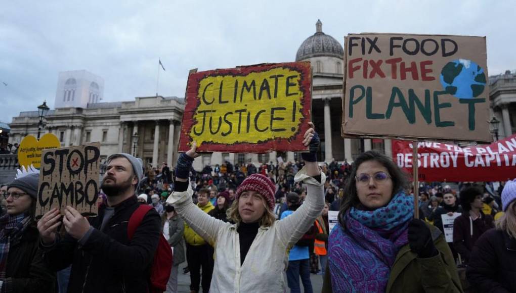 Miles reclaman en Glasgow por la justicia climática