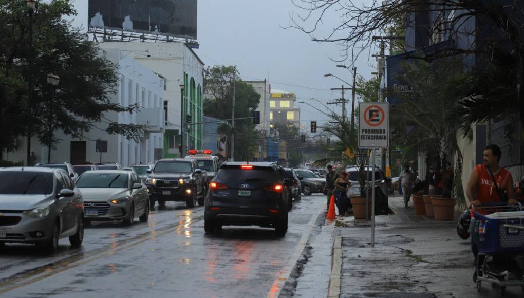 En el caso del frente frío, los expertos de Cenaos pronostican que permanecerá estacionario, localizándose en el noroccidente del territorio nacional. 