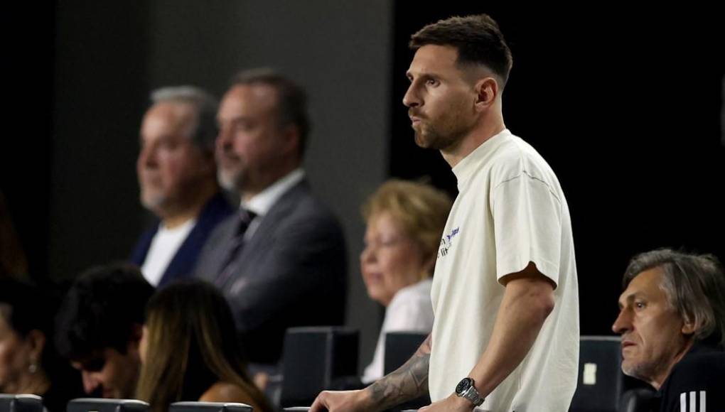 La tensión entre Messi y Ortiz se intensificó durante el intercambio de palabras, aunque afortunadamente la situación no escaló a mayores.