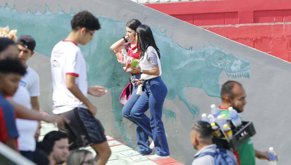 La belleza una vez más presente en el estadio Yankel Rosenthal de San Pedro Sula.