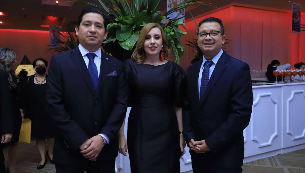 Francisco Cáceres, Gloria Pineda y Gabriel Coello