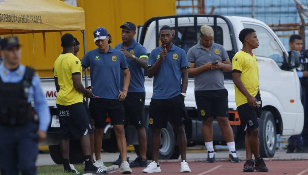 También el futbolista de la Máquina con otro bombón.