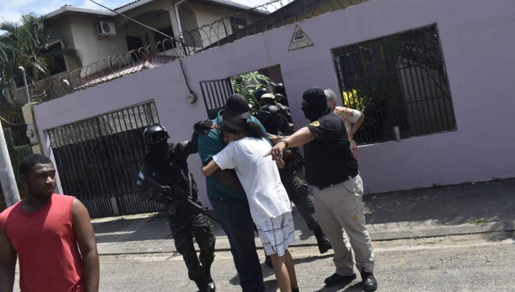 Además, anteriormente han trabajado con otras organizaciones como la de Los Piningos e incluso en su momento con hondureños extraditados y condenados como Carlos Arnaldo Lobo alias “El Negro Lobo” y Winter Blanco.