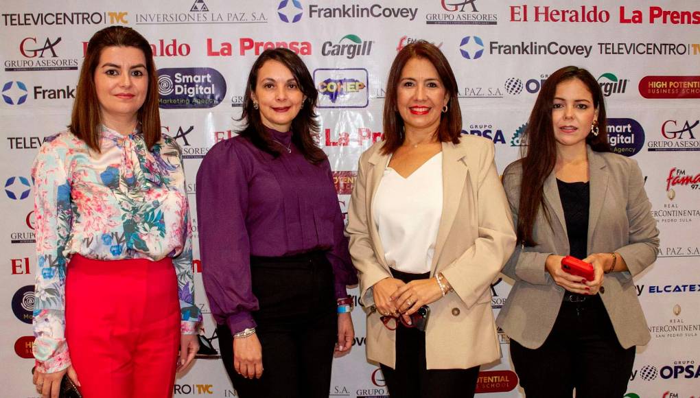 Tatiana Paz, Elvia Suazo, Carla Pantoja y Vanessa Rodríguez