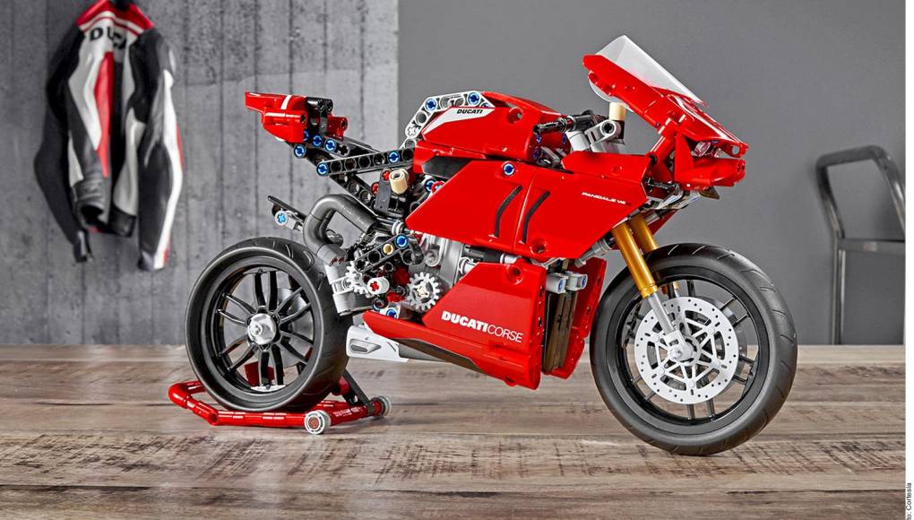 Ducati Panigale V4 R, la moto construida con piezas de Lego
