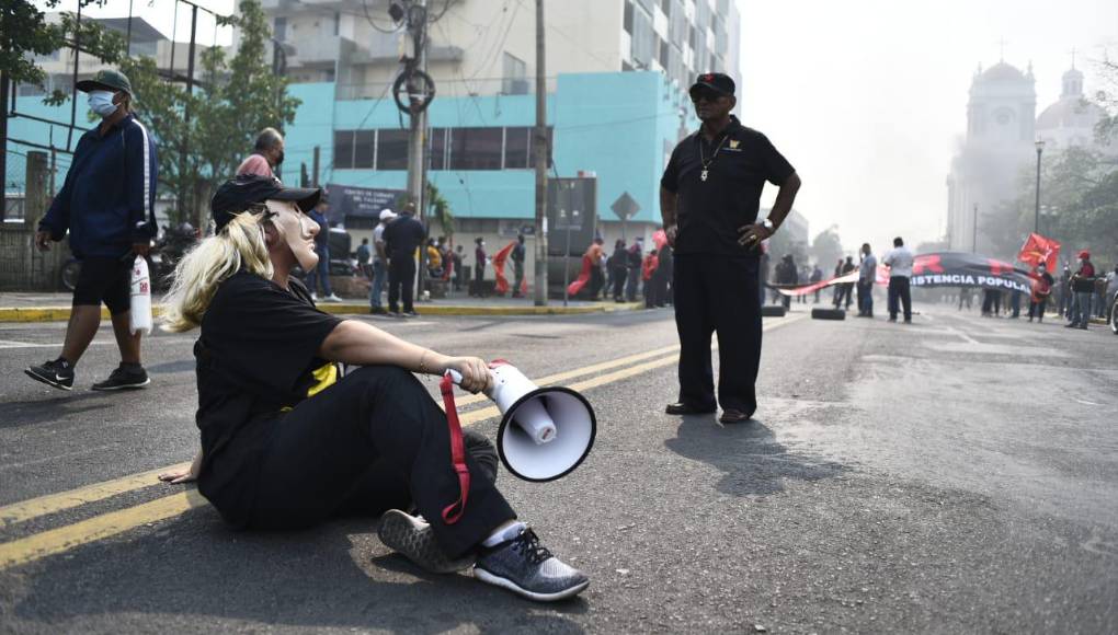 Esta acción provocó indignación entre los transeúntes. 