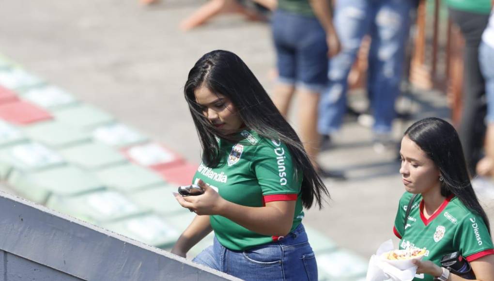 La afición verdolaga se hizo nuevamente presente y las chicas engalanaron la previa de otro clásico en su estadio. 
