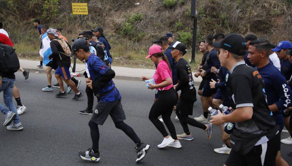 De esta forma Milagro Flores atendió la invitación de Shin Fujiyama para sumarse al reto de la remodelación de la Escuela Experimental de la Universidad Nacional Autónoma de Honduras (UNAH). 