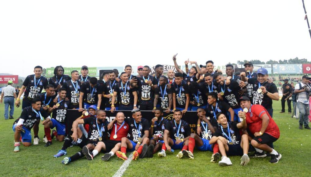 El conjunto Albo sumó su título número 38 y dejó ilusionado a unos verdolagas que buscaban la décima en el fútbol hondureño.