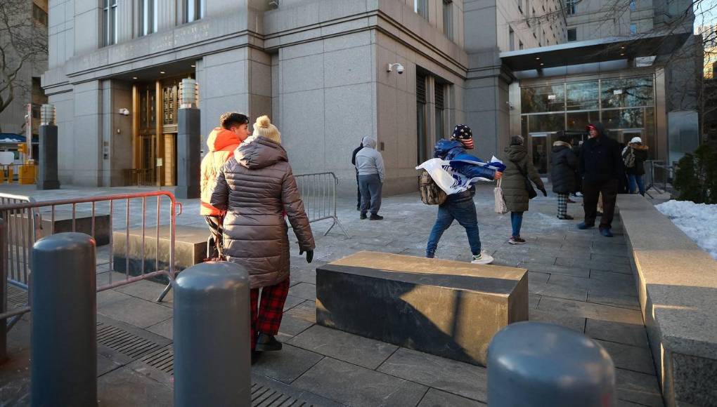 Los fiscales federales adjuntos Jacob H. Gutwillig, Michael D. Lockard, Jason A. Richman y Elinor L. Tarlow del Distrito Sur de Nueva York procesaron el caso. Este día, Juan Orlando cumplirá un año, nueve meses, y 28 días de haber puesto sus pies en Estados Unidos en calidad de extraditado.