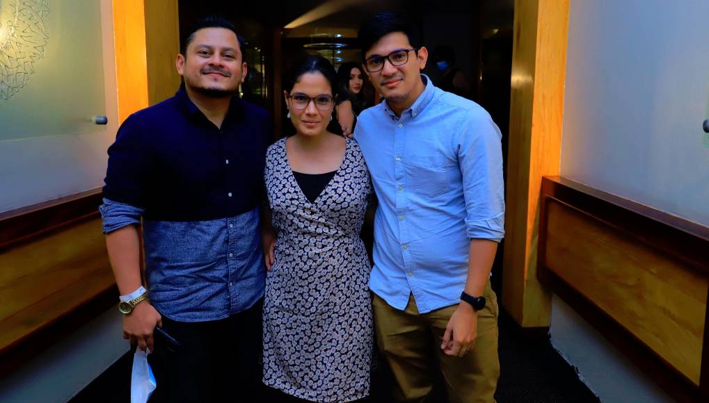 Juan Carlos Flores, Judith Pineda y Saúl Cárcamo