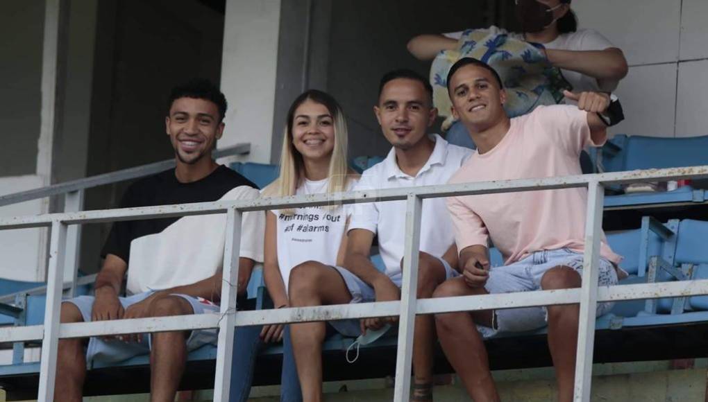 Familias y amigos quieren ser parte de un día que podría ser inolvidable para nuestros muchachos.