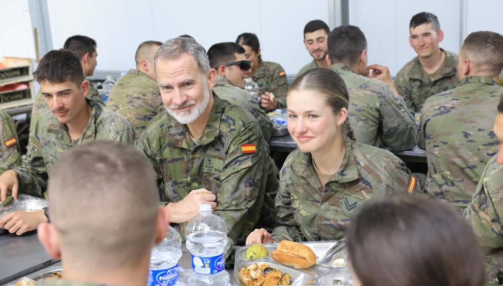 La princesa mostró su felicidad al tener la compañía de su padre.