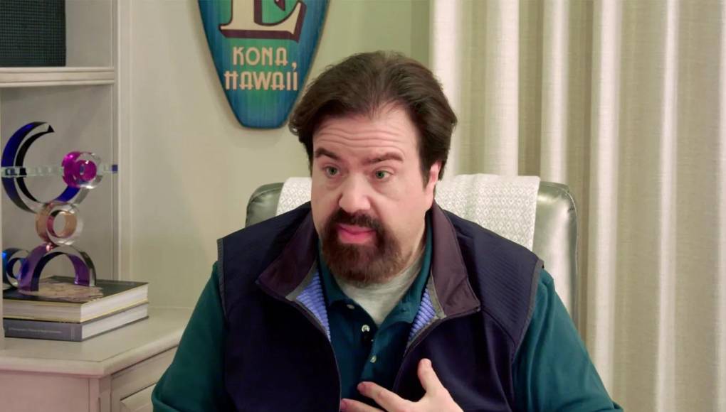 Después de la emisión de los dos primeros episodios, Schneider compartió una declaración el 18 de marzo. “Todo lo que sucedió en los programas que dirigió Dan fue examinado cuidadosamente por docenas de adultos involucrados y aprobado por la cadena”, escribió un portavoz de Schneider, según The Hollywood Reporter. . “Si hubiera habido escenas o atuendos que fueran inapropiados de alguna manera, habrían sido señalados y bloqueados por este escrutinio de múltiples niveles”.