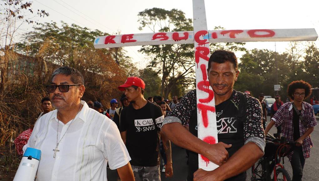 “Lo que sucede es que se han cansado de la esclavitud, de la pobreza y necesitan un mejor futuro, un mejor camino”, expresó. 