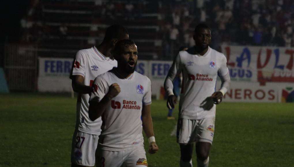 Y en una jugada brillante entre Jerry Bengtson y Gabriel Araújo apareció la magia de <b>Jorge Álvarez </b>con toque sutil al costado y emparejar el marcador en la pizarra con el 1-1.