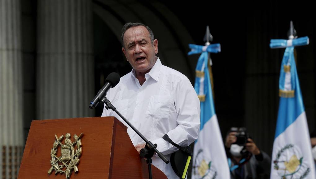 Presidente de Guatemala denuncia que Estados Unidos tiene planes de derrocarlo