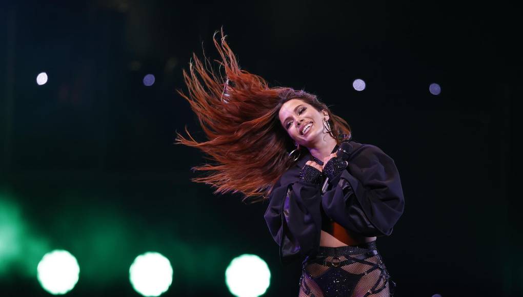 Tras un show de 55 minutos, Anitta sencillamente conquistó a la Quinta Vergara y a los televidentes que se quedaron hasta pasadas las 2 de la madrugada viendo su espectacular show, con luces, “perreo” y sus sensuales movimientos que la caracterizan. 