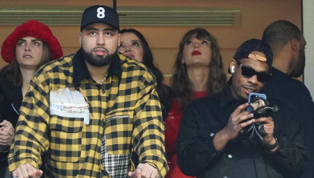 Ante la prensa, el experimentado <i><b>Kelce</b></i> recalcó que todo el revuelo en torno a su vida personal no le afectará en la misión de ganar el Super Bowl y establecer la dinastía de los Chiefs con un tercer título desde 2020.