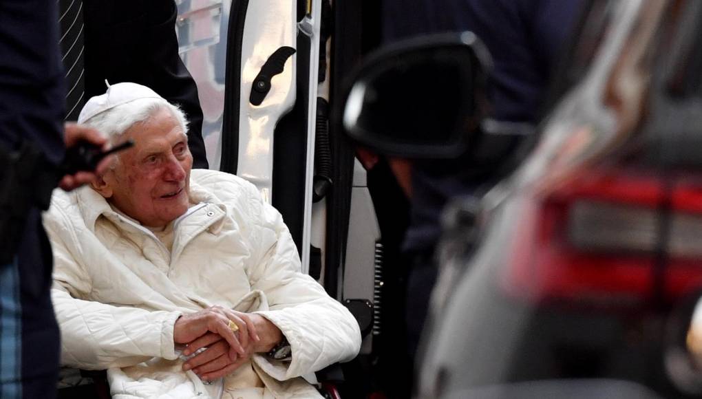El papa emérito Benedicto XVI, acusado de inacción en casos de pedofilia en Alemania