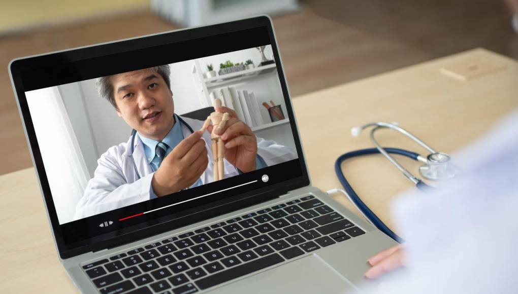 YouTube acelera lucha contra desinformación médica