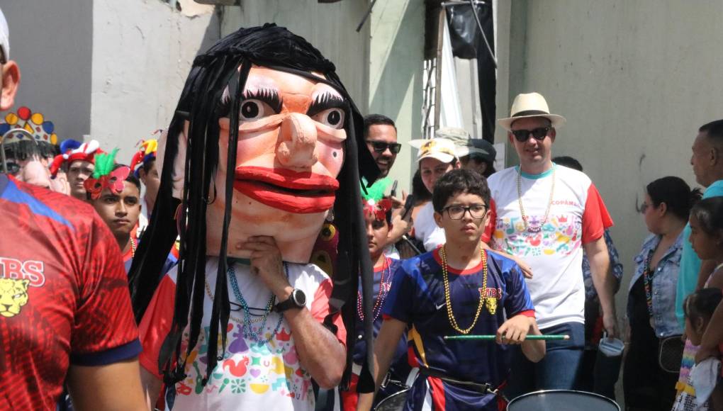 Jorge Cueva, presidente del comité organizador de la Feria Patronal de Copán Ruinas, expresó su satisfacción por la realización de esta celebración después de varios años que no se había celebrado debido a la pandemia y la posterior caída del turismo. 