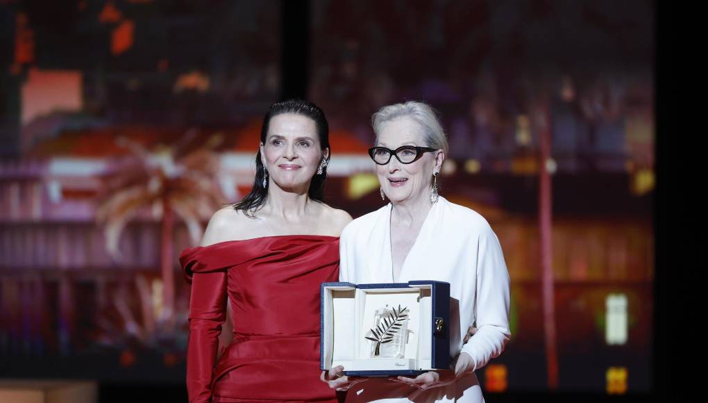 Streep, por su parte, también se acordó en la gala de su agente, de su estilista durante más de medio siglo y de unas palabras que siempre le decía su madre: “cariño, ya veras, todo pasa tan rápido”. “Y lo ha hecho, excepto por mis discursos que son siempre un poco largos”, bromeó nuevamente.Con esta gala, la edición 77 del Festival de Cannes quedó oficialmente inaugurada y dio paso a la primera proyección del certamen, la comedia francesa ‘Le Deuxième Acte’, dirigida por Quentin Dupieux y protagonizada por Léa Seydoux, Vincent Lindon, Louis Garrel y Raphaël Quenard. 