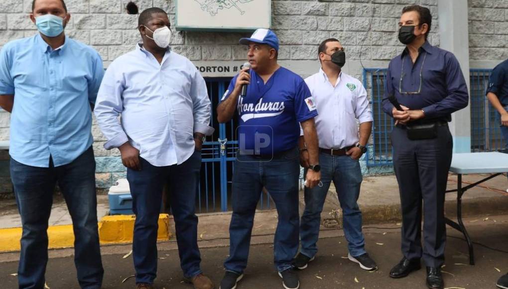 Lo que parecía una mañana tranquila para plantear lo que podría ayudar a las demás disciplinas del país y ponerle un alto a los abusos en el manejo de las instalaciones deportivas, terminó por convertirse en un circo.