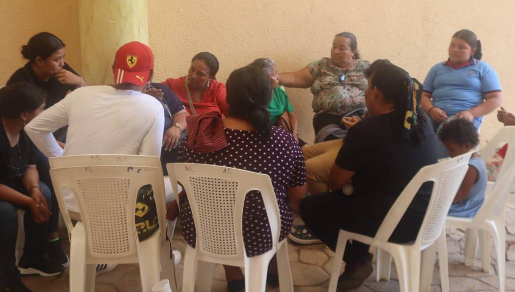 Una hermana de la ahora fallecida, identificada como Vilma Sarmiento en su velatorio recordó que su hermana era una gran oradora, buscadora de Dios, que se fue para Chacalapa en Trujillo para cumplir el sueño de ser pastora de una iglesia.