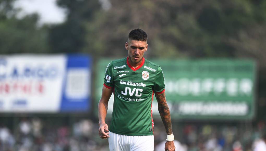 En el inicio del segundo tiempo !el defensor Matías Techera fue expulsado tras mostrarle los tachones a Michaell Chirinos.