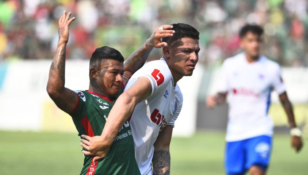 El marcador se fue al descanso 1-2 a favor del Olimpia, resultado que ya lo estaba coronando campeón.