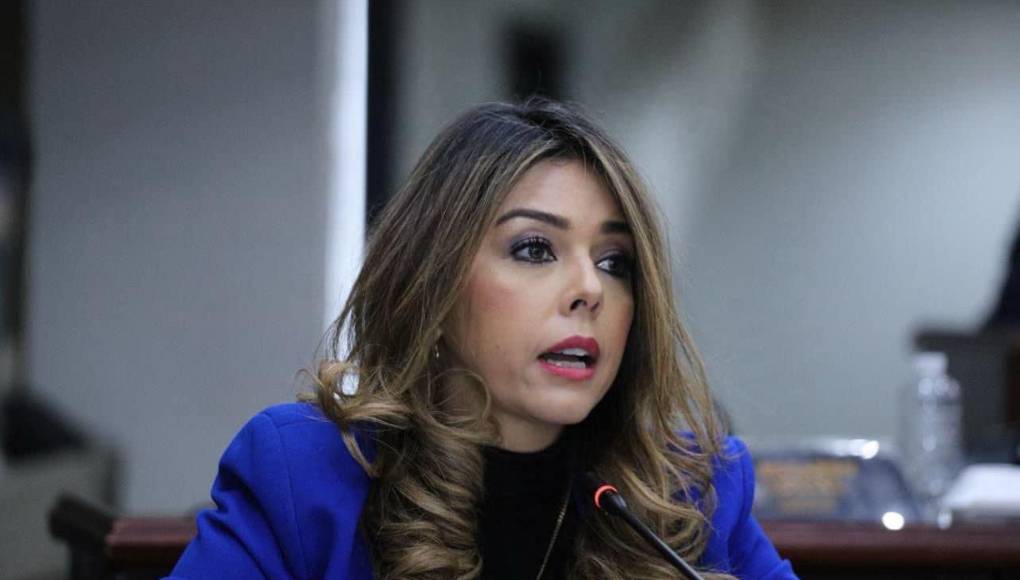 Asimismo, recomendó a la ex primera dama que, antes de continuar con ese proceso (precandidatura presidencial, debería hacer una reflexión. 