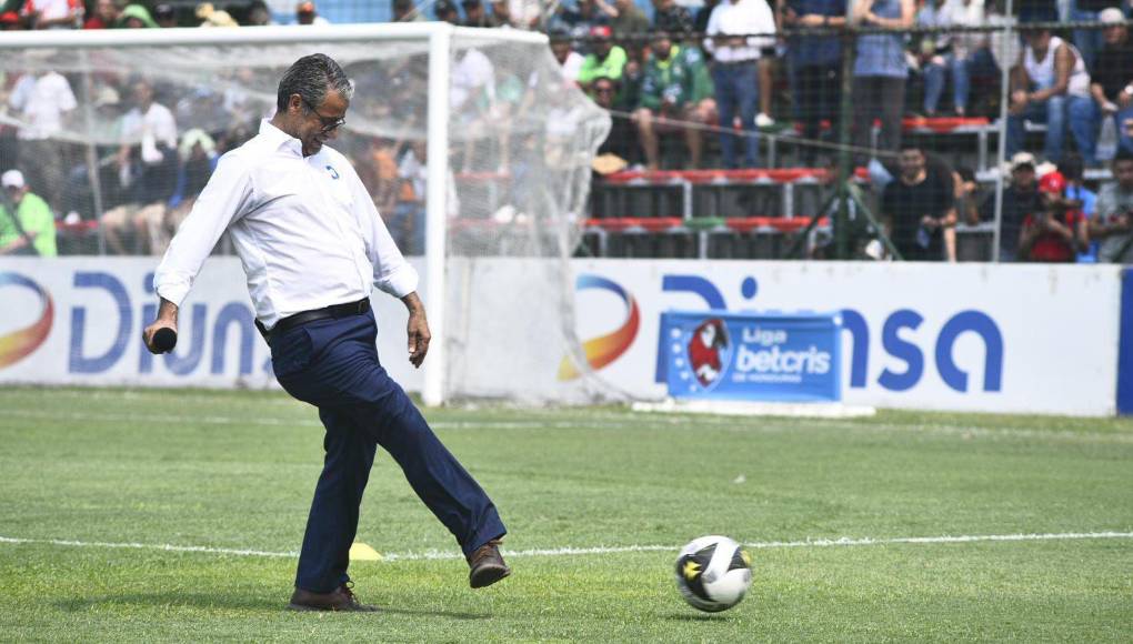 Familia del Chelito, el ‘No’ de Olimpia, invitado y el sofocante calor