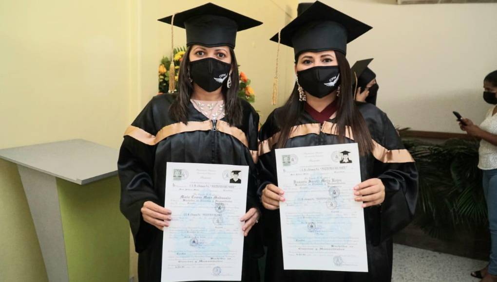 Centro Politécnico del Norte gradua a 55 estudiantes