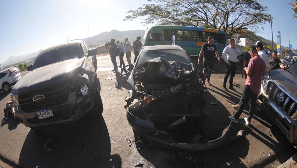 Rastra desenfrenada choca más de 12 vehículos en Tegucigalpa