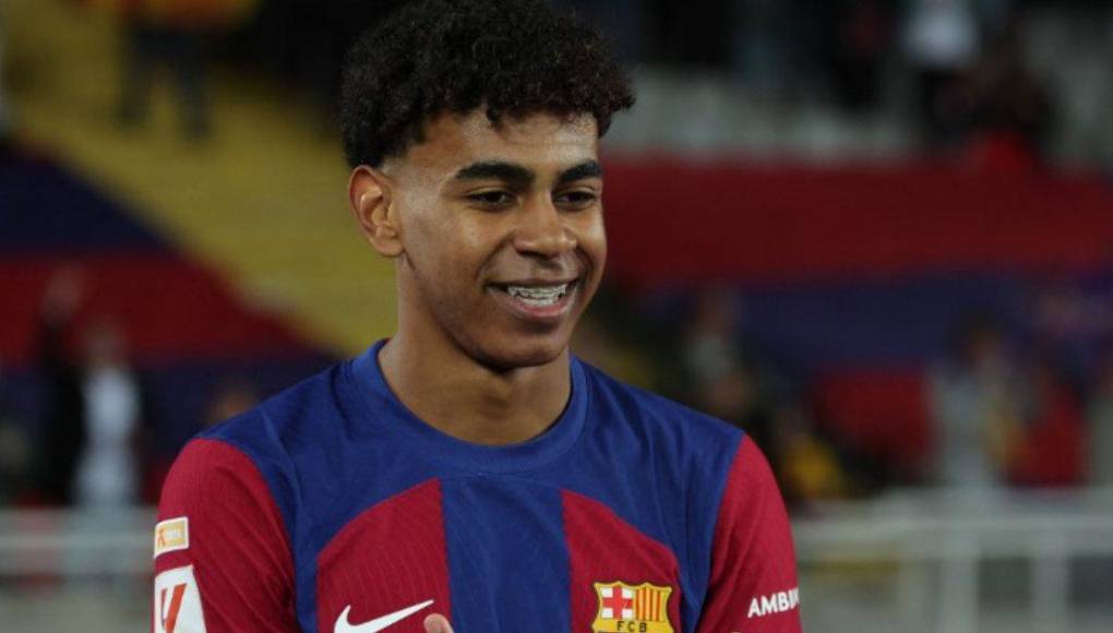 En la previa del Barcelona vs Napoli por la vuelta de octavos de la Champions League, se desató revuelo en las redes sociales por el tema de la edad de Lamine Yamal.
