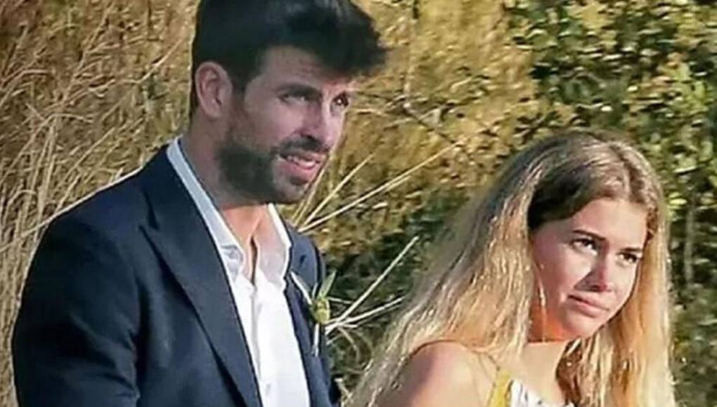 Piqué y Clara Chia salieron de fiesta hace unos días y el exfutbolista le habría hecho una petición al DJ.