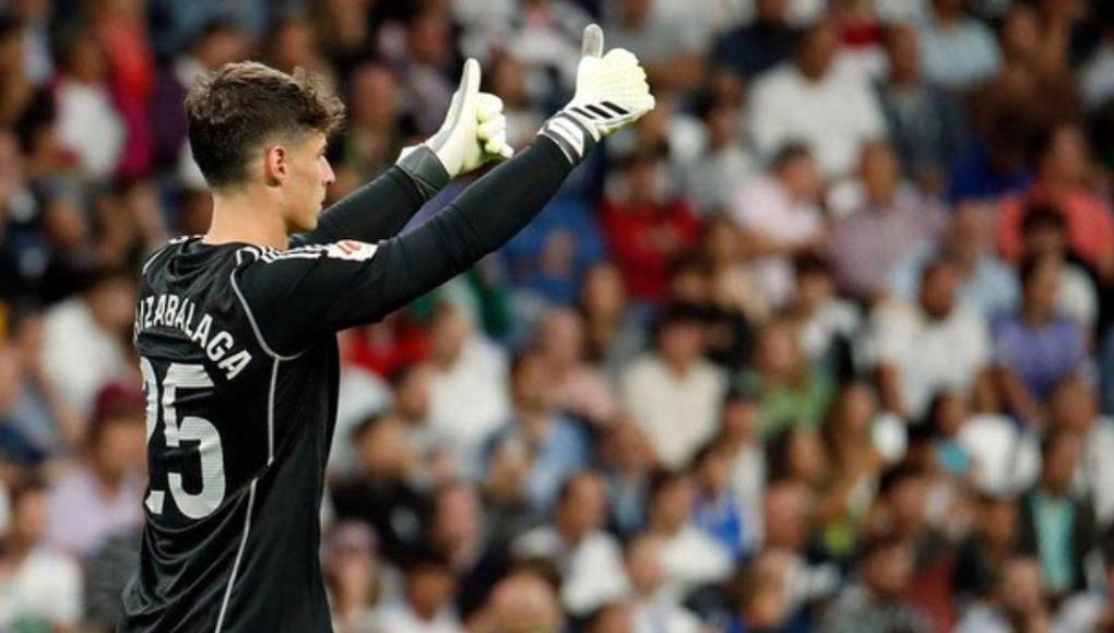 Kepa: Ha visto como Lunin le ha ganado la carrera en la portería del Real Madrid y todo apunta a que el vasco regresará al Chelsea en verano porque el club blanco no está por la labor de pagar 20 millones de euros para quedárselo.