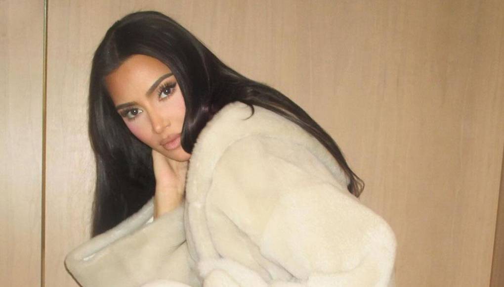 Kim Kardashian es una socialité, modelo, empresaria y personaje público estadounidense. 